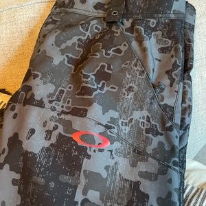 OAKLEY digital camo snow pants